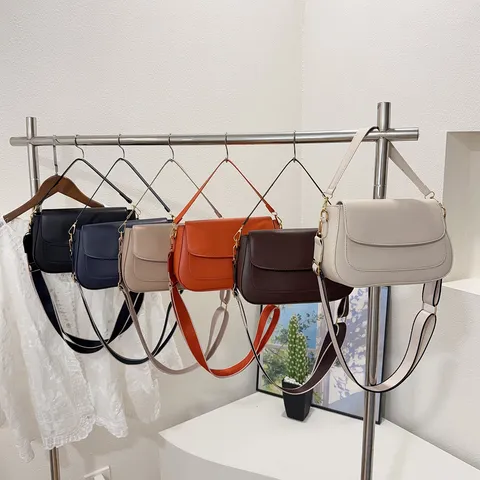 Vintage Damen PU Leder Satteltasche Retro Minimalistisch Quadratische Umhängetasche Mit Breitem Schultergurt Mode Einfache Klappen Schultertasche