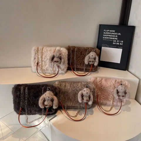 Damen Winter Plüsch Achseltasche Große Kapazität Weiche Kunstfell Umhängetasche Mit Kettriemen Klappe Trendige Handtasche