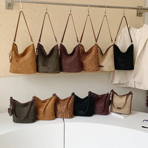 Damen Vintage Veloursleder Beuteltasche Retro Pendler Umhängetasche Große Kapazität Hobo Bag Freizeit Handtasche