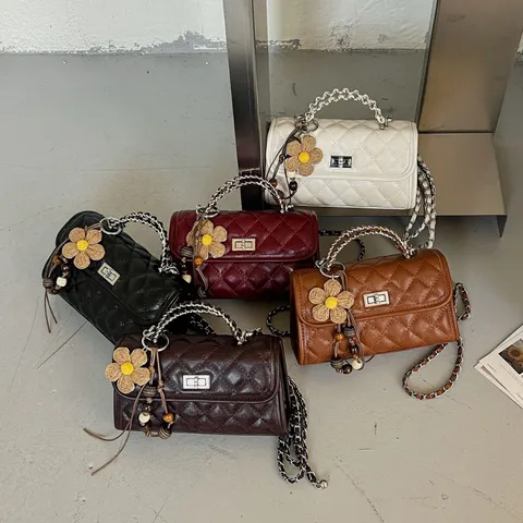 Damen Gesteppte Kette Umhängetasche Klassische PU-Leder Kleine Quadratische Handtasche Mit Drehverschluss