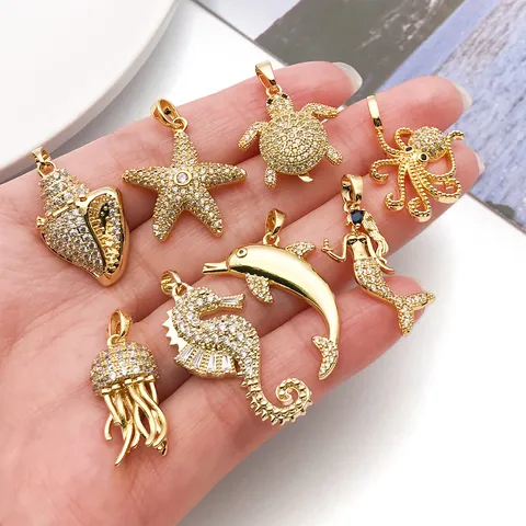Ciondoli in Rame Placcato Oro 18K Vita Marina Zirconia Intarsiata Stella Marina Tartaruga Cavalluccio Marino Conchiglia per Fai da Te Gioielli