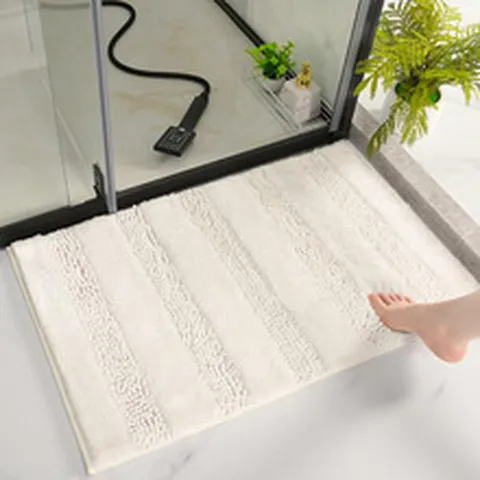 Comfortable Absorbent Non Slip Bathroom Rug Polyester Striped Plush Floor Mat For Bedroom Home Decor Washable