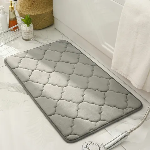 Thickened Water Absorbent Non Slip Floor Mat Polyester Coral Fleece Clover Pattern Modern Minimalist Bathroom Door Mat