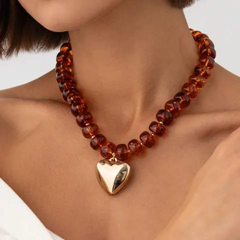 Collar de Cuentas de Resina de Color Caramelo Bohemio Colgante de Corazón de Aleación de Moda Collar de Clavícula para Mujer Regalo de Joyería