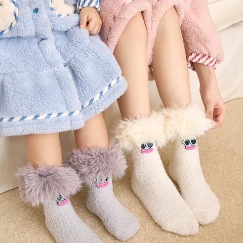 Chaussettes Slouch en Polaire Corail pour Femmes Mignonnes Japonaises Broderie Lunettes de Soleil Cartoon Épaisses Chaudes et Moelleuses Chaussettes de Sol Hiver
