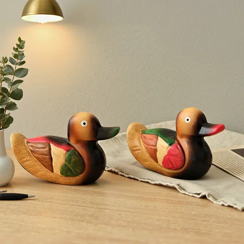 Ornamenti di Anatra Mandarina in Legno Retro Mediterraneo Statua di Anatra Dipinta a Mano Arredamento per Tavolo