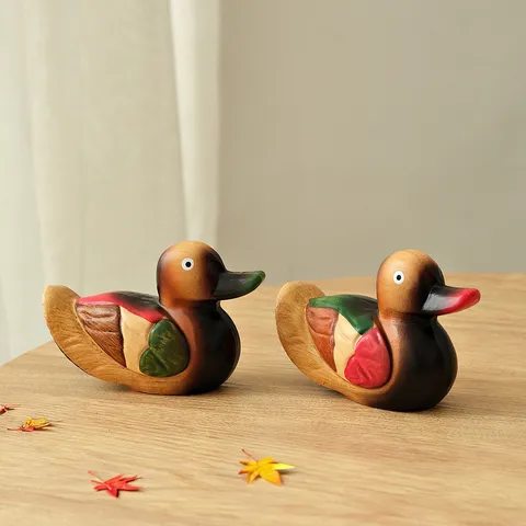 Ornamenti di Anatra Mandarina in Legno Retro Mediterraneo Statua di Anatra Dipinta a Mano Arredamento per Tavolo
