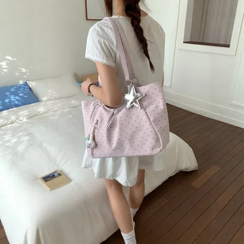 Mujeres Gran Capacidad PU Cuero Tote Bag Estilo Japonés Lunares Bolso de Hombro Bolso con Colgantes Lindos Satchel Casual