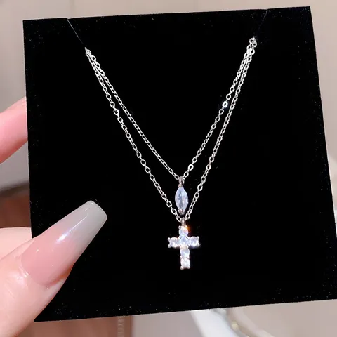 Doppellagige Kreuz Anhänger Halskette Für Damen Titanstahl Kupfer Künstliche Perle Strass Schlüsselbeinkette Luxuriöser Süßer Kühlen Halsschmuck