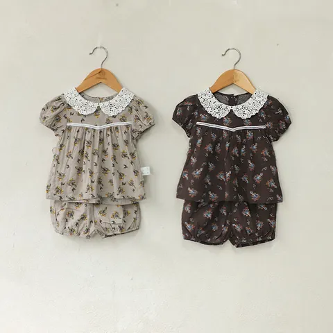 Conjunto Superior e Inferior de Verano para Niña con Camisa Floral de Manga Corta y Pantaloncini de Misto Algodón
