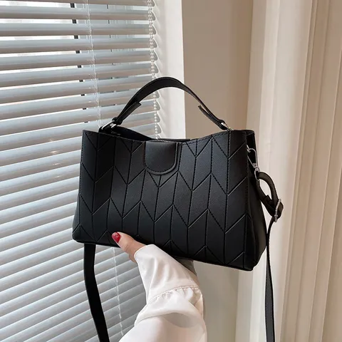 Damen Mode PU Leder Umhängetasche Lässige Chevron Gesteppte Eimertasche Vintage Handtasche Shopper Tägliche Crossover-Tasche