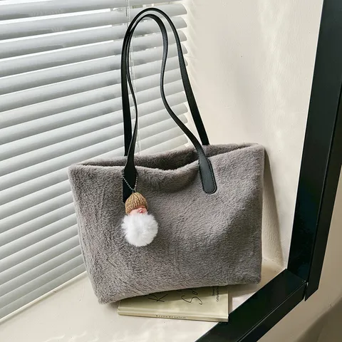 Minimalistische Plüsch Umhängetasche Für Damen Flauschige Lammwolle Tote Bag Casual Winter Handtasche Mit Süßem Anhänger