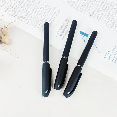 Zwarte Gelinkt Pen 0.5mm Fijne Punt Vloeiend Schrijven Pennen Met Goud En Zilver Dop Kantoor Schoolbenodigdheden