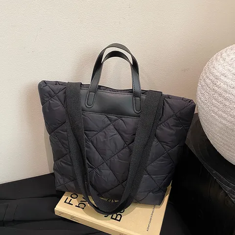 Damen Casual Einfarbig Gesteppte Nylon Tote Bag Große Kapazität Puffer Schultertasche Winter Mode Handtasche