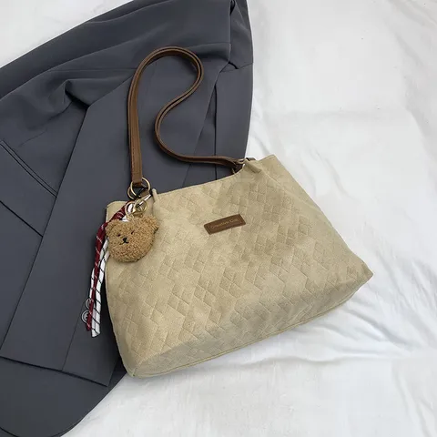 Bolso Tote Vintage de Gran Capacidad Para Mujer Casual Commuting Bolso de Hombro Acolchado Con Colgante