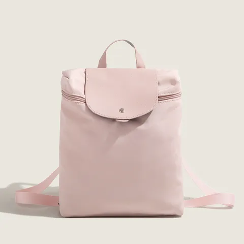 Sac à Dos en Nylon Décontracté pour Femmes Grande Capacité Sac d'École Élégant Sac de Jour Quotidien Sac de Voyage Minimaliste pour Dames
