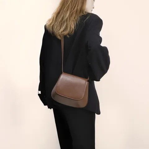 Sac Bandoulière Rétro en Cuir PU pour Femmes Design de Niche Sac Châtaigne Couleur Unie Sac à Main Quotidien de Mode