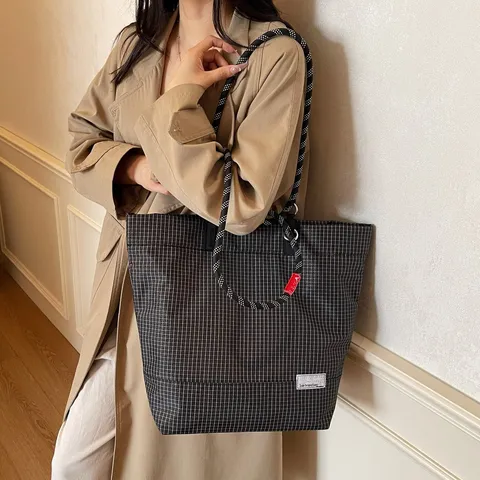 Large Capacity Waterproof Nylon Plaid Tote Bag Casual Minimalist Shoulder Bag Versatile Handbag For Men And Women