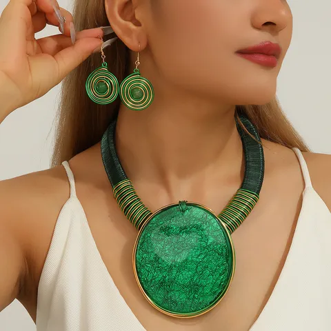 Overdreven Geometrische Ronde Acryl Edelsteen Ketting Oorbel Set Aluminiumdraad Statement Sieraden Voor Vrouwen