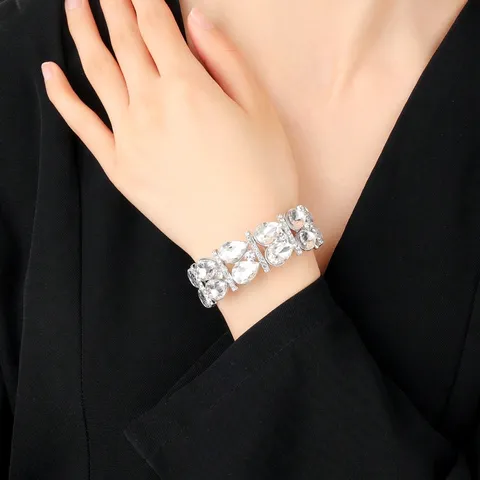 Mode Legering Strass Kristal Waterdruppel Elastische Armband Vrouwen Geometrisch Kristal Charm Manchet Armband Feest Sieraden Cadeau