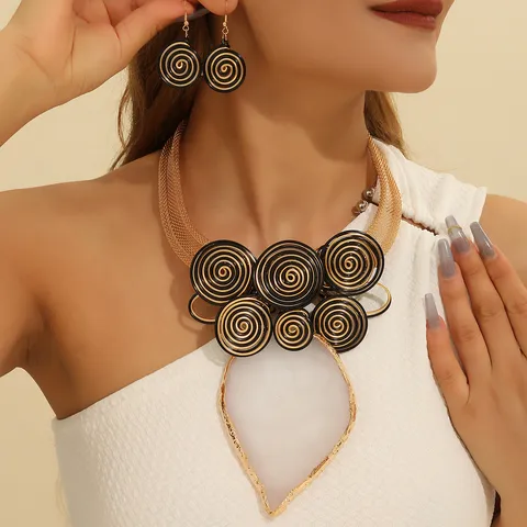 Overdreven Handgemaakte Aluminiumdraad Geweven Blad Hars Edelsteen Ketting Oorsieraden Set Westerse Mode Sieraden Voor Vrouwen