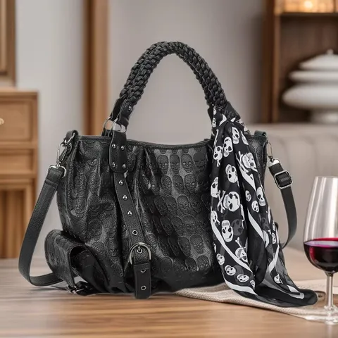 Sac Cabas en Cuir PU Gaufré Crâne Punk pour Hommes Grande Capacité Sac à Main Moto Rivet Chaîne Épaule Bandoulière