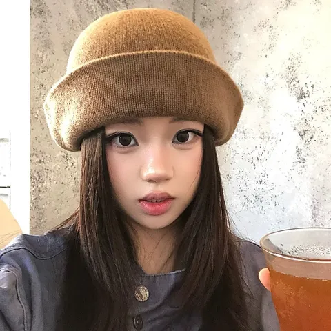 Femmes Vintage Pur Laine Bonnet Tricot Hiver Chaud Bouton Décor Bérets Élégant Couleur Unie Casual Beanie