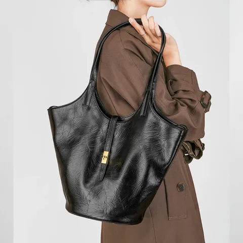 Women Genuine Leather Tote Bag Large Capacity Soft Cowhide Shoulder Bag Vintage Commuter Bucket Bag High Quality Handbag