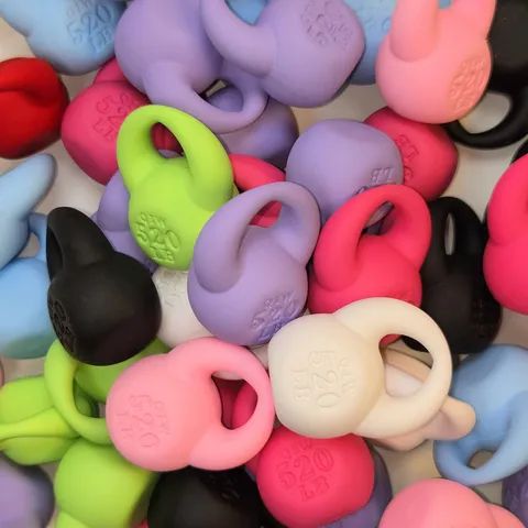Ciondolo Kettlebell in Acrilico Colorato Mini Sport Peso Ciondoli DIY Fatto a Mano Gioielli Catena Telefono Borse Portachiavi Artigianato