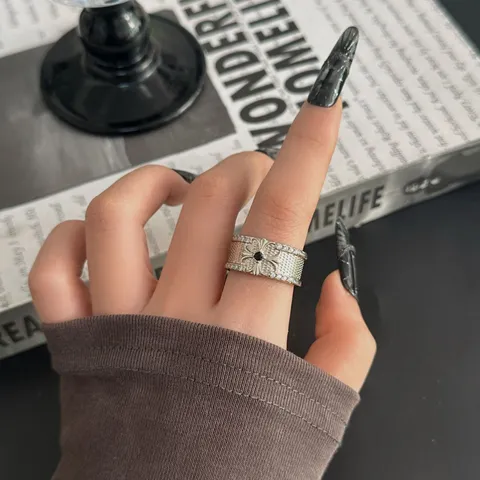 Bague Large Gravée en Strass Vintage pour Femmes Cuivre Zirconia Croix Gothique Texture Grillagée Bague Ouverte Réglable Bijoux