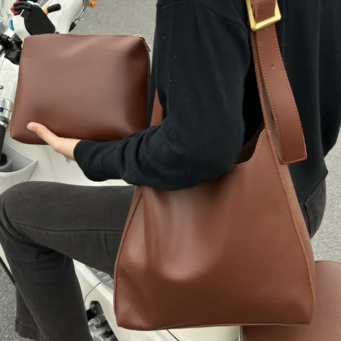 Women's Large Capacity Bucket Bag Casual Soft PU Leather Shoulder Crossbody Bag Two Piece Set Handbag For Daily Commute