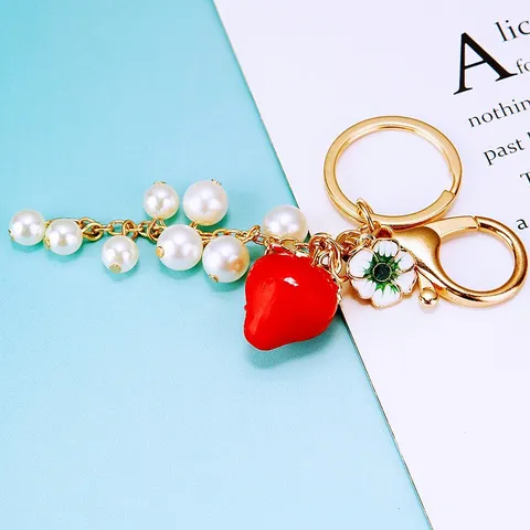 Portachiavi per Auto con Fragola in Strass e Perla Catena in Metallo Anello Ciondolo per Borsa Regalo di Gioielli alla Moda