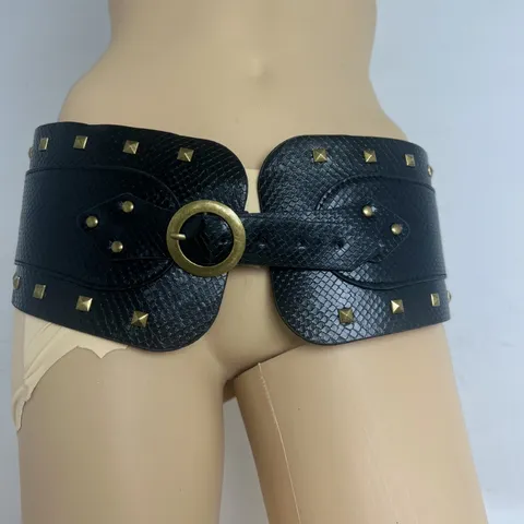 Retro Crocodile Pattern Double Layer Pin Buckle Pyramid Studs Wide Waist Belt Women Fashion PU Belt