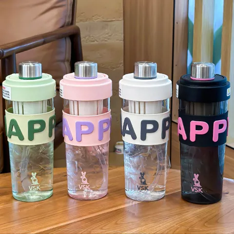 Tritan Plastic Water Bottle Sports Gym Drinking Cup With Straw And Silicone Protective Sleeve Leak-Proof Portable Travel Mug