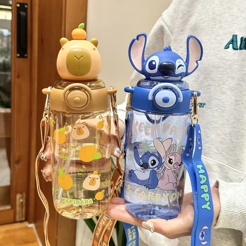Mignonne Bouteille d'Eau pour Enfants Personnage de Dessin Animé Tritan Tasse à Paille Portable avec Sangle Grande Capacité