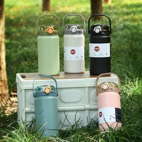 Große Kapazität Sport Thermosflasche Wasserflasche 316 Edelstahl Tragbar Doppelter Trinkhalm Vakuumkrug