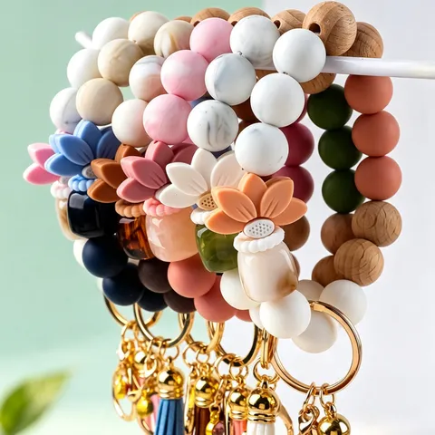 Handgemaakte Kleurrijke Lotus Siliconen Kralen Polsband Sleutelhanger Voor Vrouwen Houten Kralen Armband Sleutelhanger Met Kwastje En Boek Hanger Niche Ontwerp Tas Bedeltje