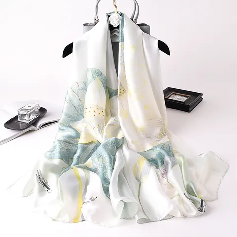 Sciarpa In Satin Moda Donna Elegante Stampa Fiore Di Loto E Pesce Scialle Lungo Protezione Solare Leggero