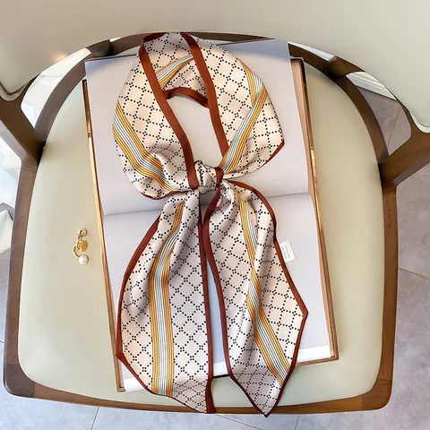 Sciarpa in Raso da Donna Stampa con Traliccio Geometrico a Rombo Sciarpa Lunga da Collo Nastro per Borsa Accessorio di Moda