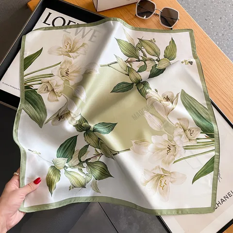 Donna Seta di Gelso Piccolo Foulard Quadrato Elegante Stampa Floreale Sciarpa Leggera Foulard da Collo Per Primavera Autunno
