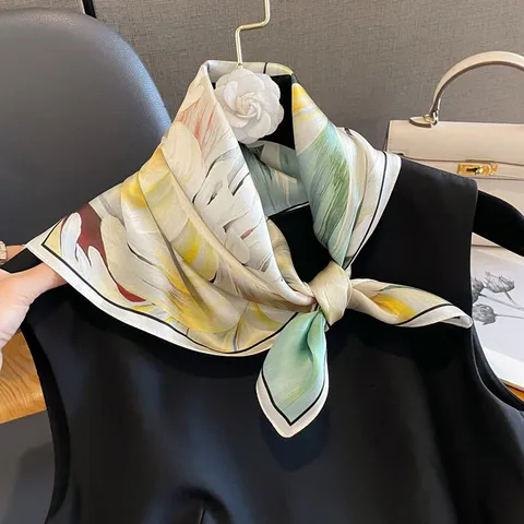 Donna Foulard Quadrato in Seta di Gelso Elegante Stampa Floreale Sciarpa da Collo Moda Leggero Sciarpa da Testa Regalo Per Signore