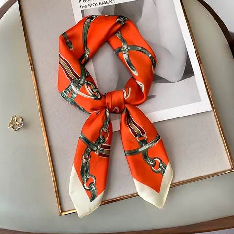 Foulard Quadrato da Donna in Poliestere con Stampa Catena e Cintura Accessorio Decorativo Quotidiano