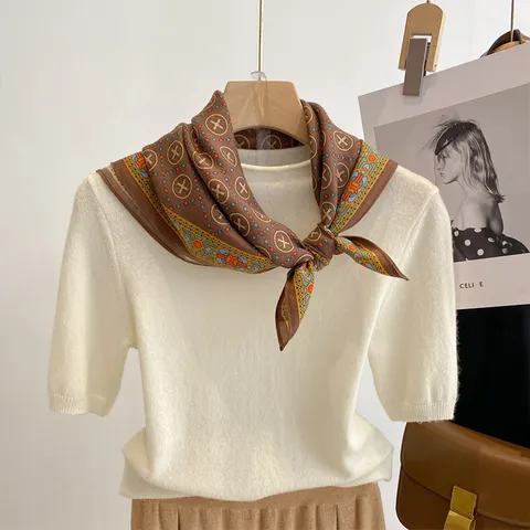 Foulard Quadrato alla Moda da Donna in Poliestere Stampa Geometrica Sciarpa da Collo Retro Chic Decorativa per Tutti i Giorni