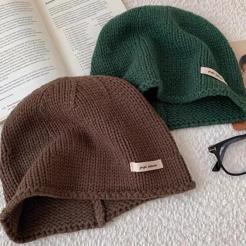 Mode Unisex Strickmütze Koreanischer Stil Einfarbig Herbst Winter Warme Skullcap Mit Buchstabenetikett Outdoor Cold Hat