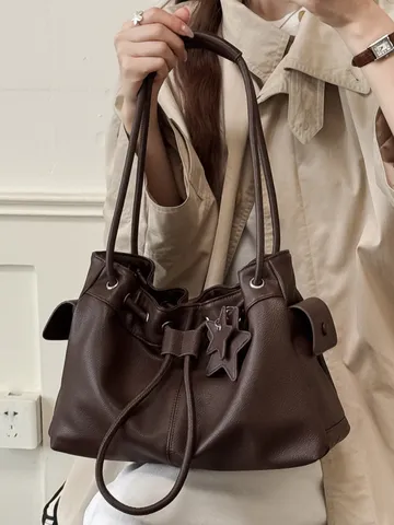 Dames Koreaanse Tote Bag Grote Capaciteit PU Leer Schoudertas Met Ster Hanger Mode Woon-werkverkeer Onderarm Tas Voor Dagelijks Gebruik