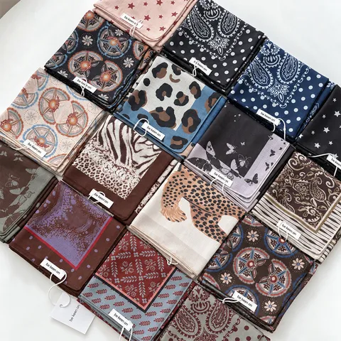 Damen Retro Bedruckter Quadratischer Schal Kleiner Satin-Gefühl Halsschal Polyester Bedruckter Schal Leopardenmuster Paisley Blumen Foulard Für Hemd Mantel
