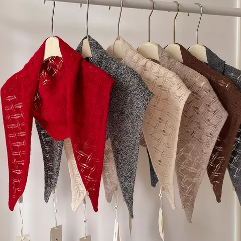 Vrouwen 100% Wol Gebreid Hol Driehoekige Sjaal Effen Kleur Herfst Winter Warm Nek Wrap Sjaal Bandana Accessoire