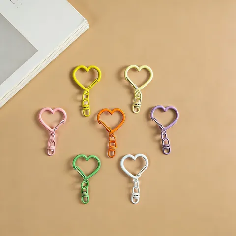 Bunte Zinklegierung Herzförmige Schnalle DIY Schmuck Schlüsselanhänger Anhänger Tasche Charm Handwerk Zubehör Metall Funde