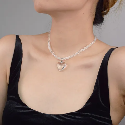 Transparent Glass Heart Pendant Necklace Women Niche Design Beaded Chain Clavicle Necklace Fashion Jewelry Gift