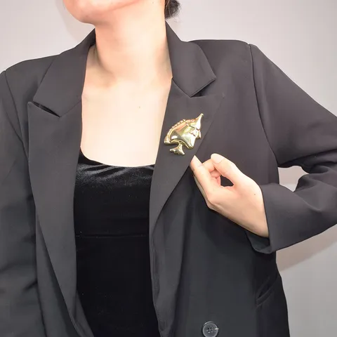 Retro Tropical Fish Brooch Alloy Glossy Silver Gold Marine Animal Pin Suit Coat Jacket Fashion Jewelry Accessories